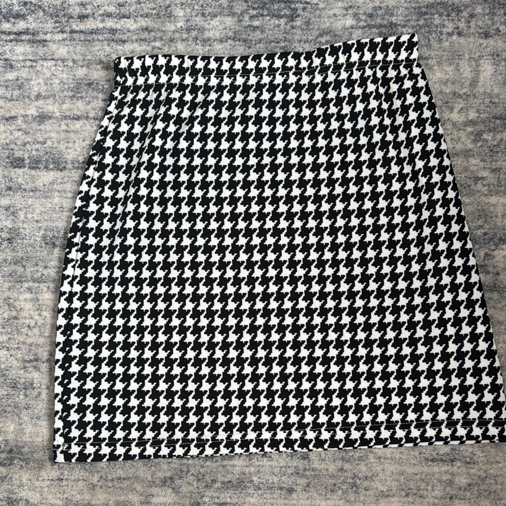 SHEIN Black and White Mini Pencil Skirt